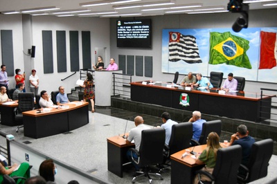 Os recursos, provenientes do Fundo Municipal do Idoso, serão repassados em parcela única