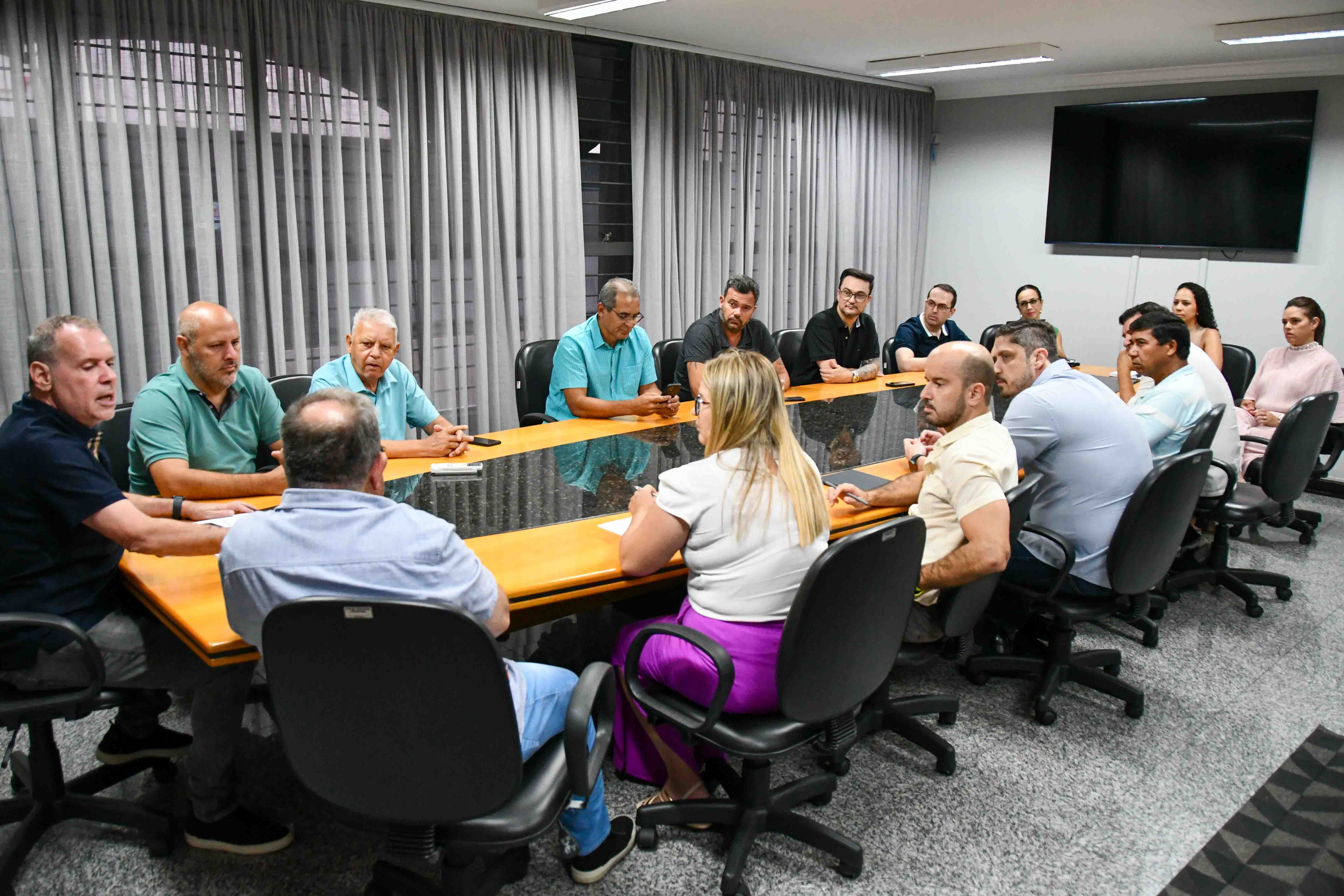 Vereadores debatem primeiros projetos da atual legislatura