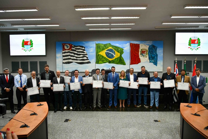 Entrega dos diplomas reconhece os eleitos como aptos a assumirem seus cargos em 1º de janeiro