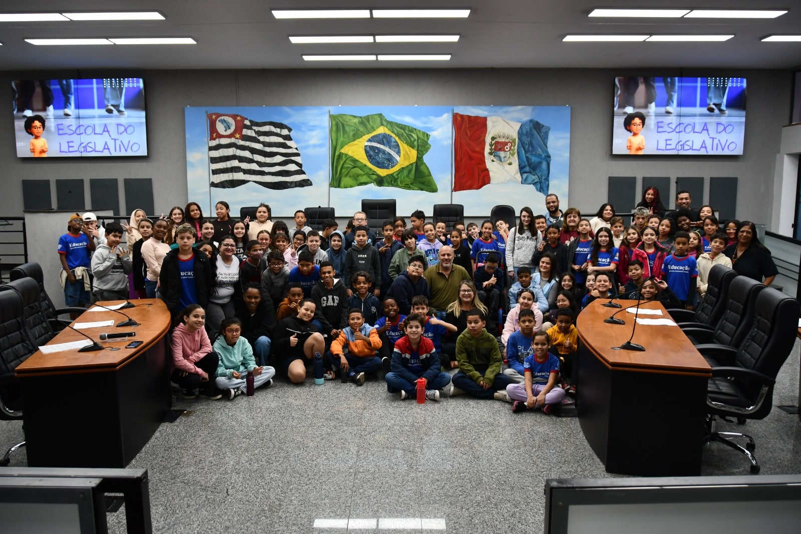 Alunos de EMEI têm atividades na Câmara e no Fórum por meio do projeto “Criança faz política?”