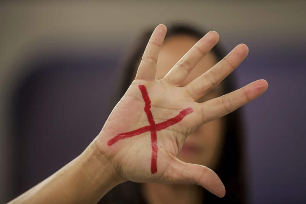 Instituído o fornecimento de cesta básica a vítimas de violência doméstica por 90 dias