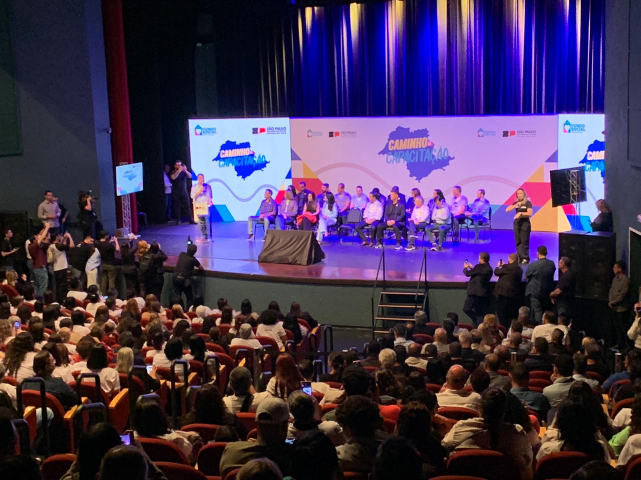 Legislativo prestigia formatura do Caminho da Capacitação