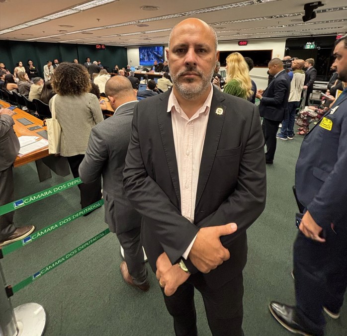 Presidente da Comissão de Educação pede limitação do número de alunos em sala