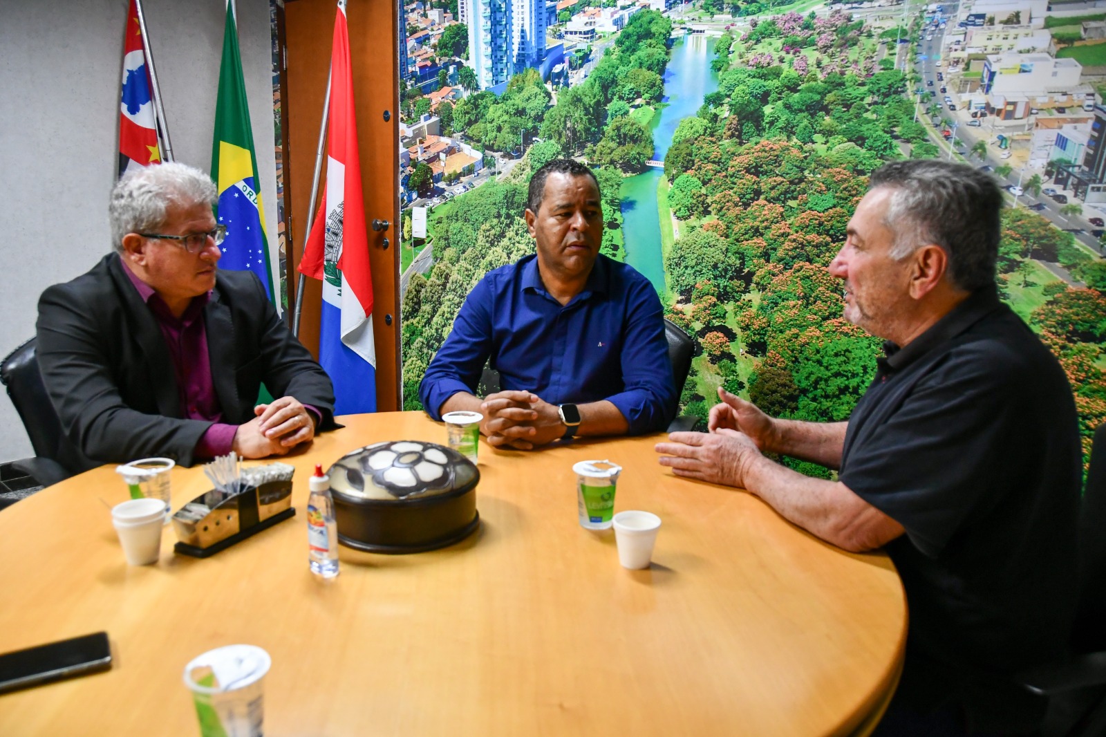 Presidente do Legislativo de Sta. Bárbara d’Oeste visita Câmara de Indaiatuba