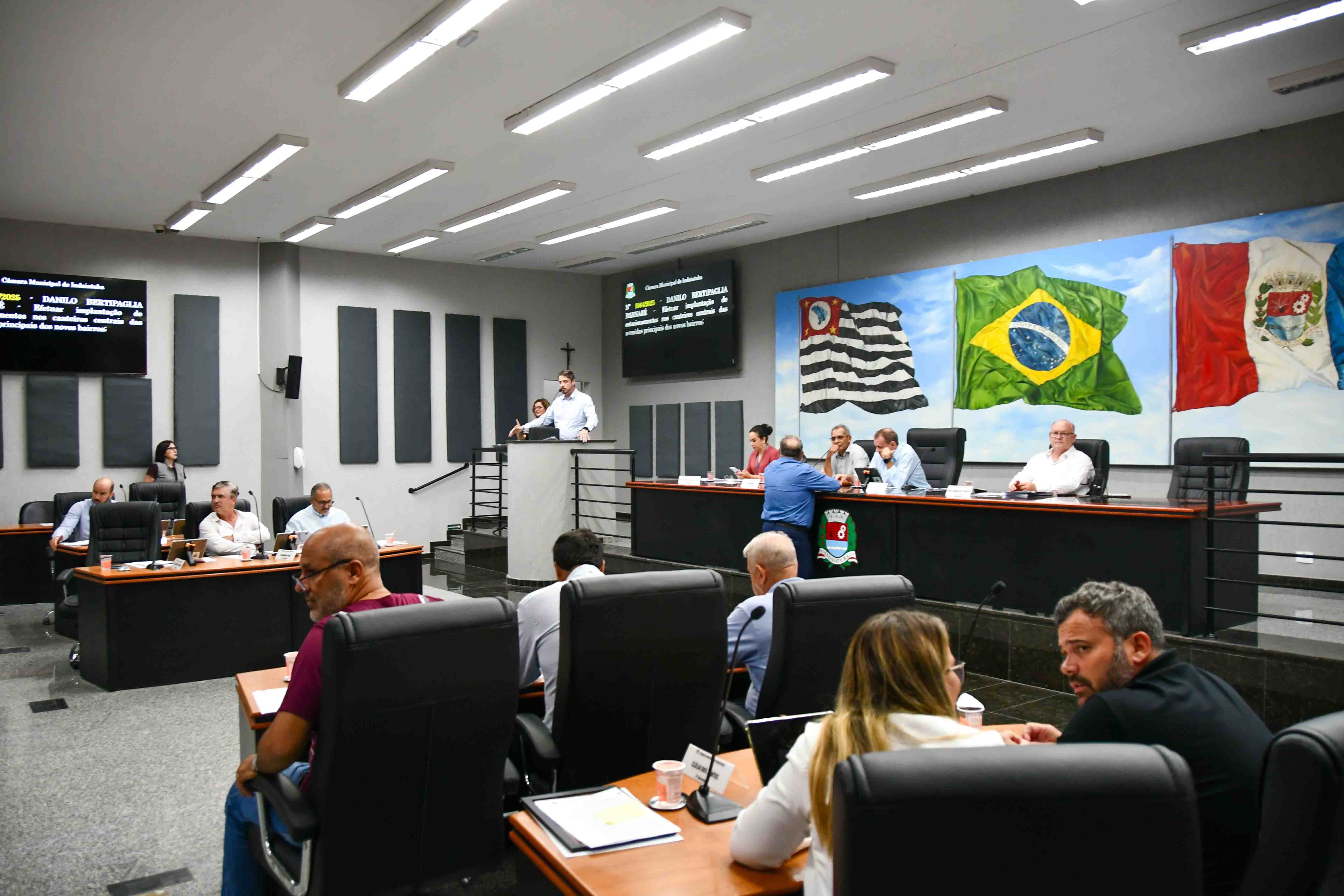 Vereadores destacam ações em saúde e mobilidade em sessão com 80 indicações